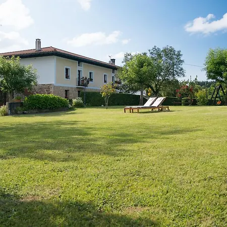 Casa Rural-apartamentos Zelaikoa Lantgård Zestoa